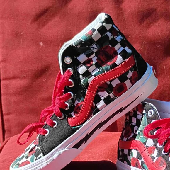 Vans Customs: 'Off the Wall', Roses - Picture 11 of 14